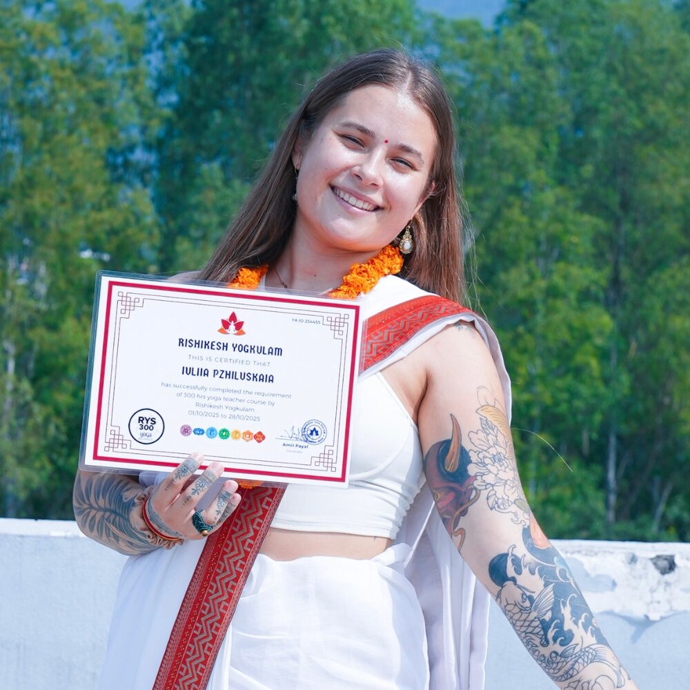 private yoga instructor julia 2