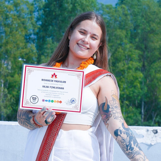 private yoga instructor julia 2