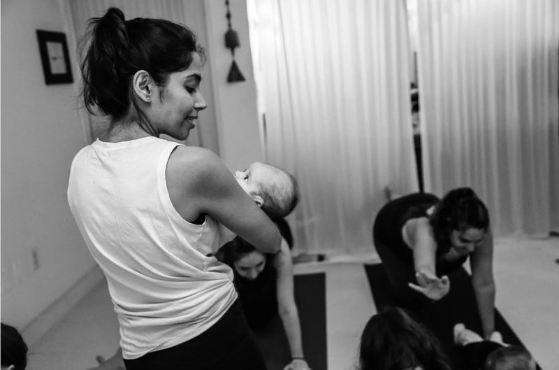 Neelu Shruti (Love Child Yoga) lesson image 2